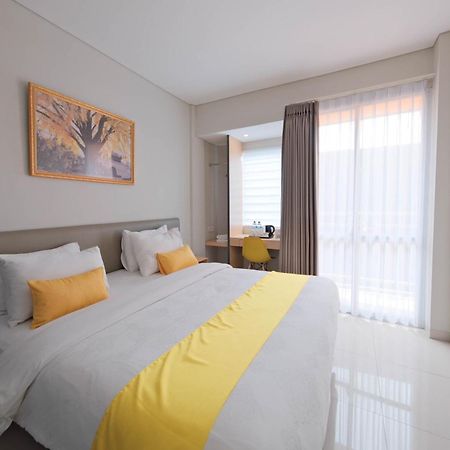 S101 Hotels スマラン エクステリア 写真