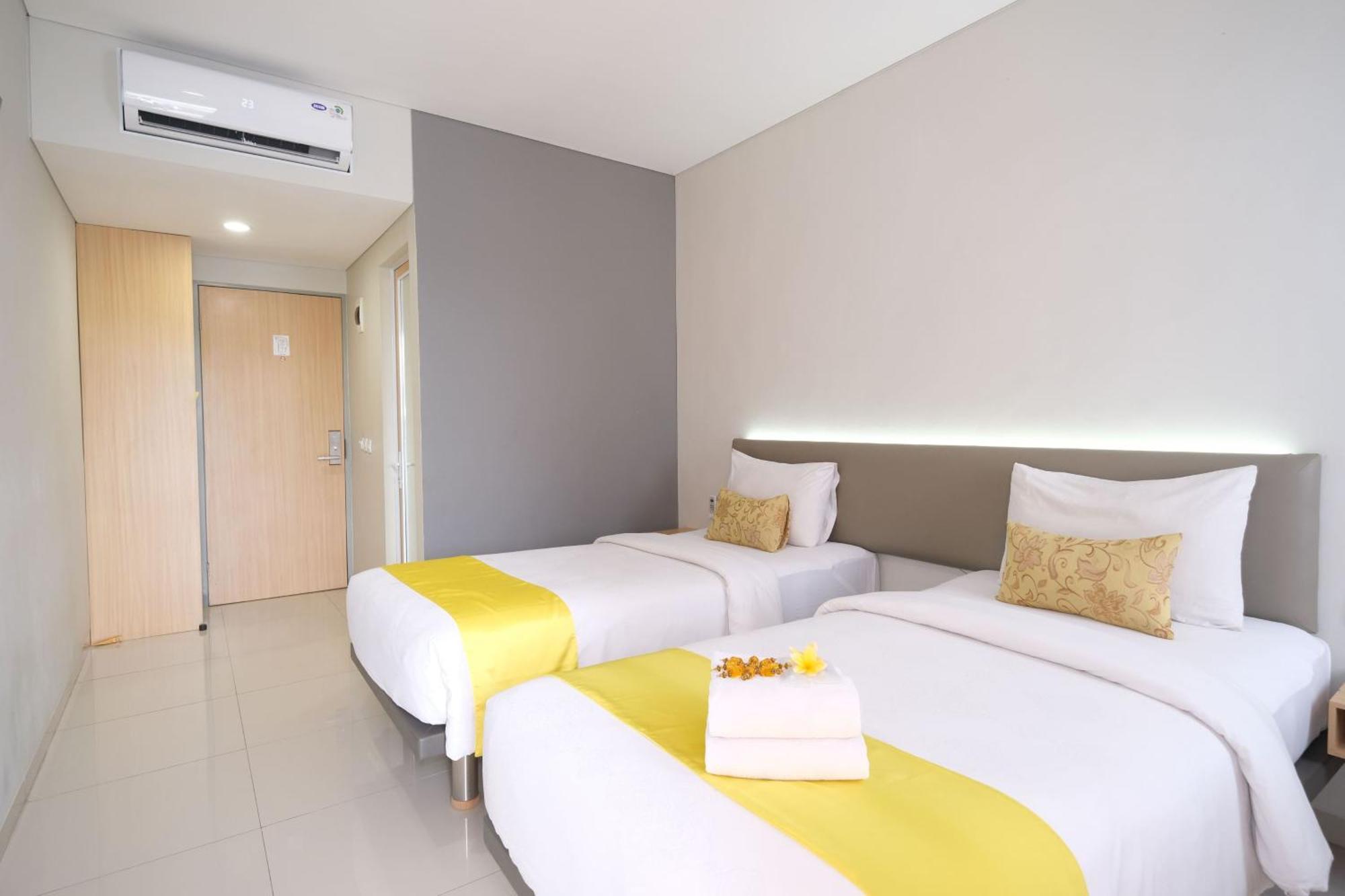 S101 Hotels スマラン エクステリア 写真