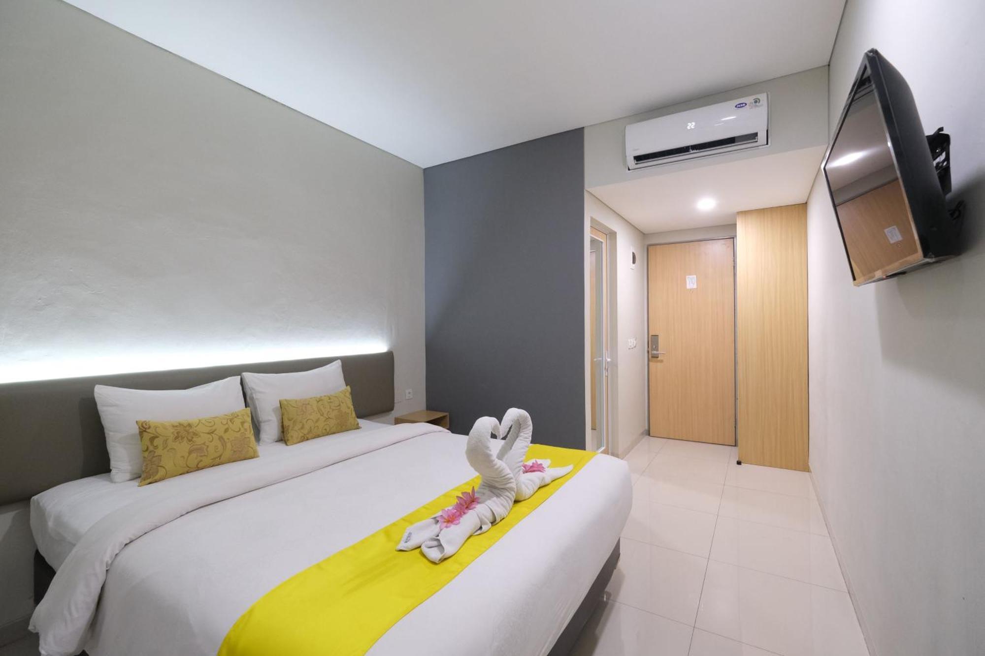 S101 Hotels スマラン エクステリア 写真