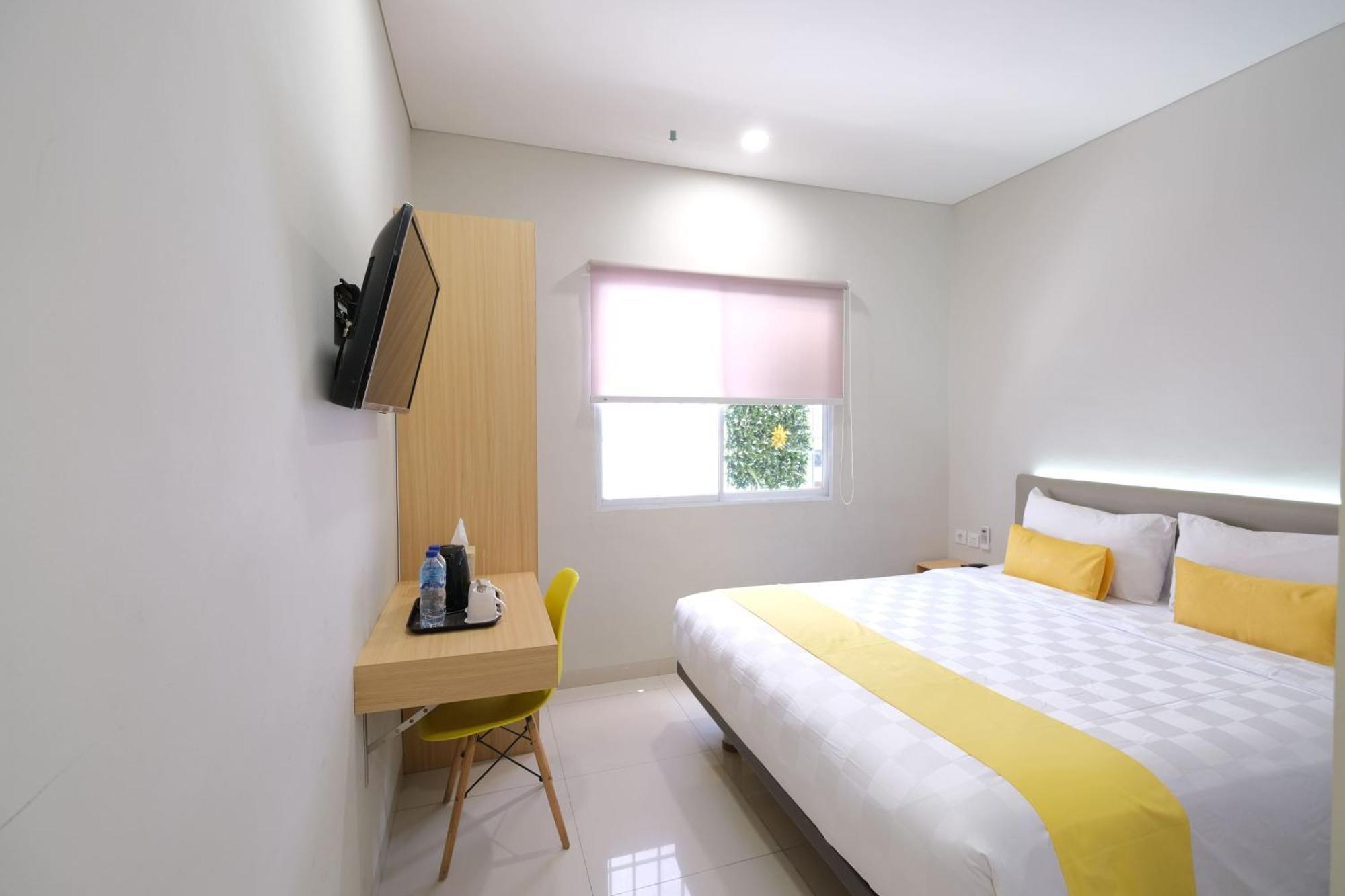 S101 Hotels スマラン エクステリア 写真